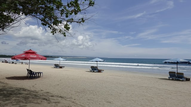 Leerer Strand in Bali
