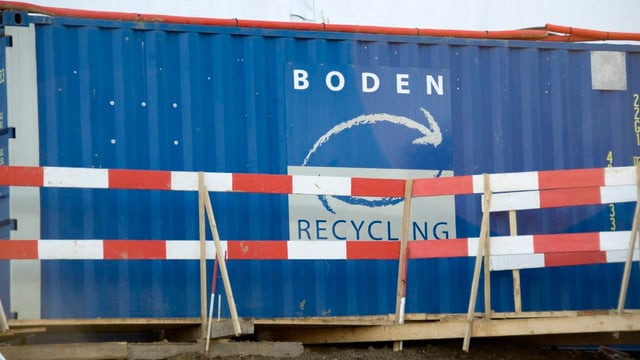 Container für Boden-Recycling Container für Boden-Recycling