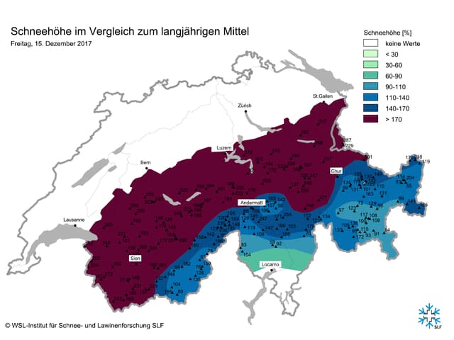 Eine Karte zeigt wo am meisten Schnee liegt. Eine Karte zeigt wo am meisten Schnee liegt.