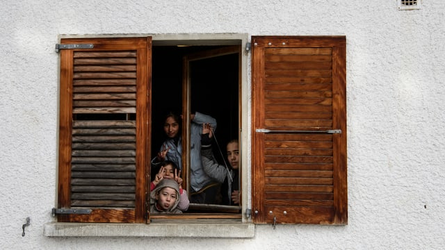 Eine Flüchtlingsfamilie in einer Einrichtung bei Villars-sur-Ollon. Eine Flüchtlingsfamilie in einer Einrichtung bei Villars-sur-Ollon.