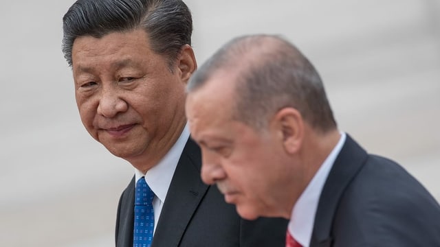 Der chinesische Präsident Xi Jinping mit seinem türkischen Amtskollegen Erdogan, 2019 in Peking. Der chinesische Präsident Xi Jinping mit seinem türkischen Amtskollegen Erdogan, 2019 in Peking.