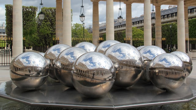 En il «Jardin du Palais Royal». En il «Jardin du Palais Royal».
