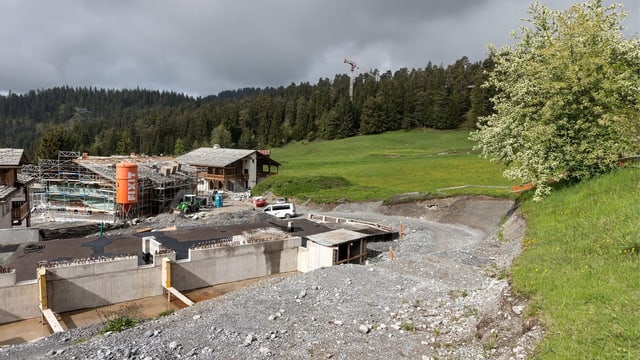 Baustelle für Ferienwohnungen in Laax. Baustelle für Ferienwohnungen in Laax.