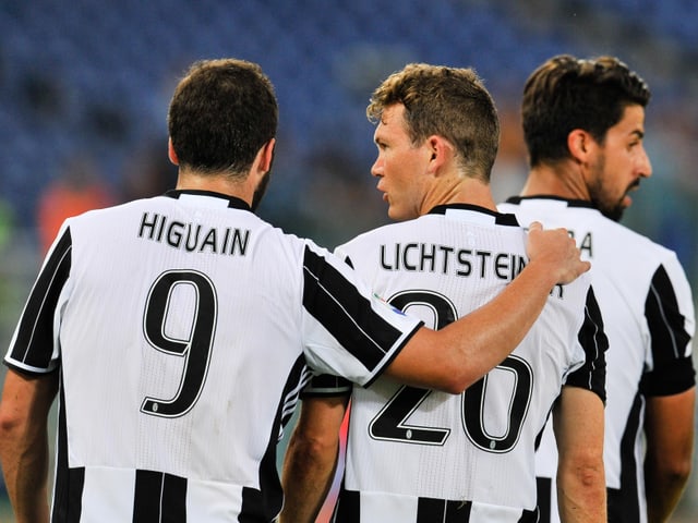 Gonzalo Higuain und Stephan Lichtsteiner.