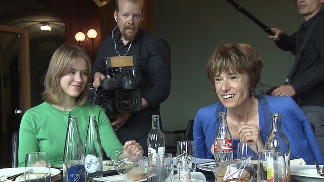 Jede Strategiesitzung wird gefilmt: Ruth Humbel, CVP, im Bundeshaus-Restaurant «Galerie des Alpes». Jede Strategiesitzung wird gefilmt: Ruth Humbel, CVP, im Bundeshaus-Restaurant «Galerie des Alpes».