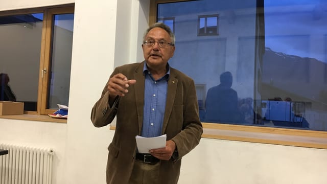 Dumeni Columberg vul ina resoluziun. Dumeni Columberg vul ina resoluziun.