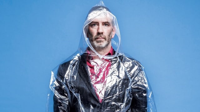 Manuel Stahlberger mit Regencape Manuel Stahlberger mit Regencape