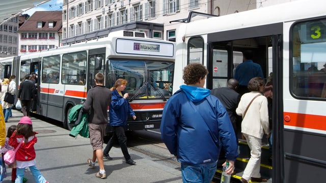 Bus der VBSG am Bohl. Bus der VBSG am Bohl.