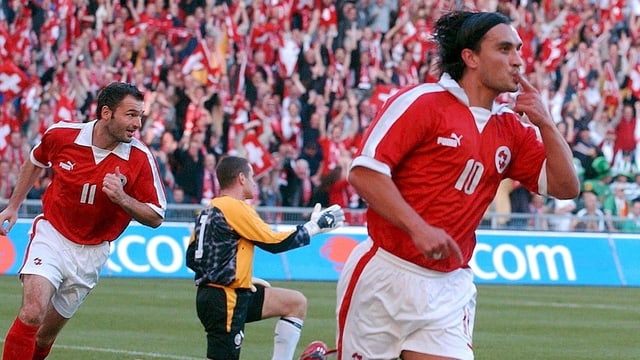 Hakan Yakin bejubelt seinen Treffer Hakan Yakin bejubelt seinen Treffer