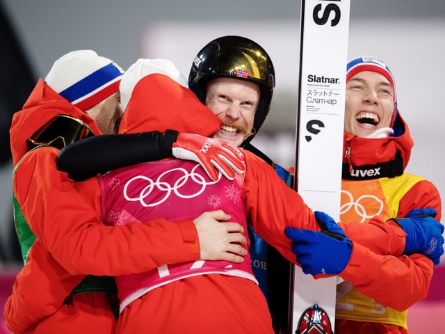 TeamWettkampf im Skispringen Norweger holen überlegen Gold Sport SRF
