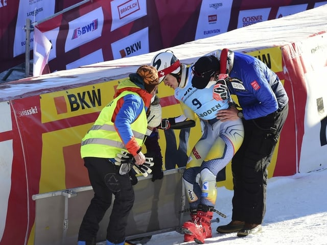 Lucas Braathen nach seinem Sturz in Adelboden. Lucas Braathen nach seinem Sturz in Adelboden.