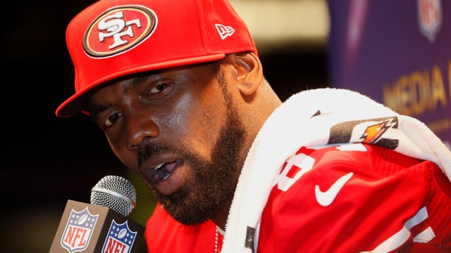Randy Moss an der Medienkonferenz vor dem Super Bowl. Randy Moss an der Medienkonferenz vor dem Super Bowl.