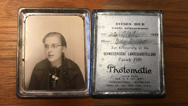 Ein Foto mit Zertifikat vom 22. Oktober 1939. Ein Foto mit Zertifikat vom 22. Oktober 1939.