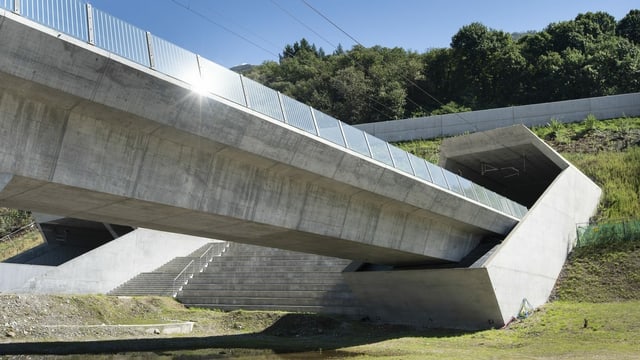 Das Tunnel-Portal des Ceneri-Basistunnels der Neat in Camorino. Der 15,4 Kilometer lange Tunnel mit zwei Röhren wurde am 4. September 2020 feierlich eröffnet. Das Tunnel-Portal des Ceneri-Basistunnels der Neat in Camorino. Der 15,4 Kilometer lange Tunnel mit zwei Röhren wurde am 4. September 2020 feierlich eröffnet.