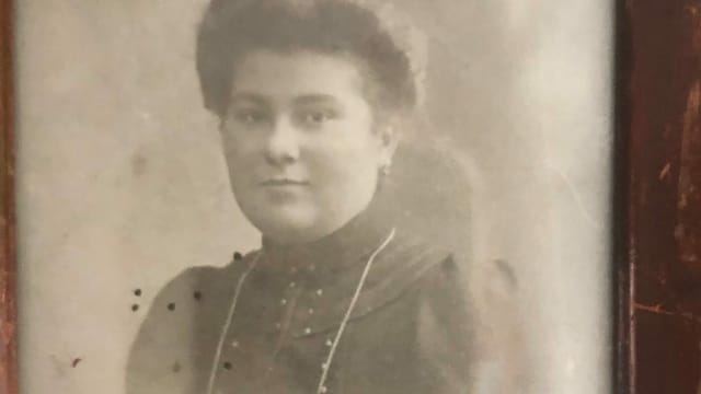 Foto in schwarz weiss von einer Frau. Foto in schwarz weiss von einer Frau.
