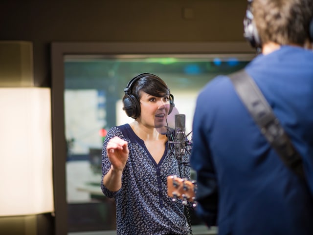 Sophie Burande und Léonard Gogniat von Carrousel überzeugten mit Charme und Live-Kompetenz. Sophie Burande und Léonard Gogniat von Carrousel überzeugten mit Charme und Live-Kompetenz.