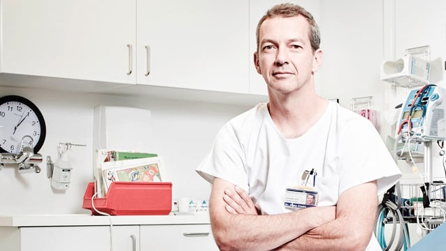 Arzt in weisser Kleidung in einem Spital Arzt in weisser Kleidung in einem Spital