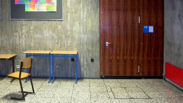 Ein spartanische Einrichtung eines Schulhauses. Ein spartanische Einrichtung eines Schulhauses.