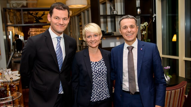 Maudet (links, neben Isabelle Moret und Ignazio Cassis) Maudet (links, neben Isabelle Moret und Ignazio Cassis)