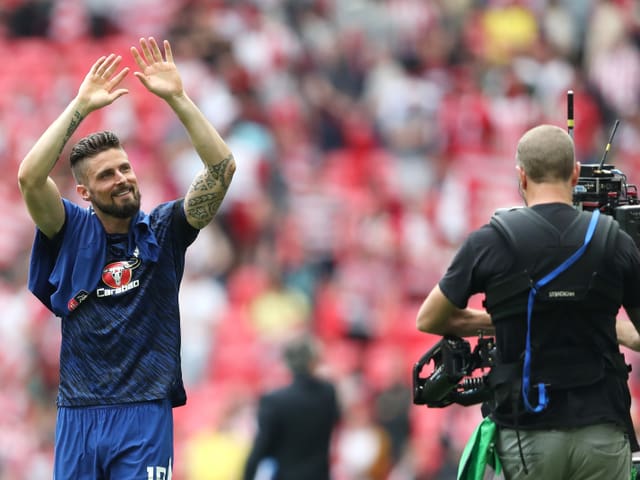 Olivier Giroud jubelt.
