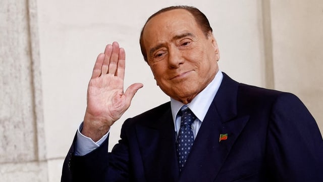 Archiv: Berlusconi zieht sich aus Präsidentschaftsrennen zurück