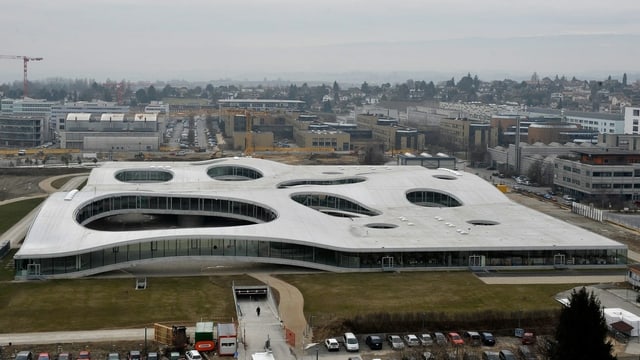 Totale auf die neue Bibliothek der EPFL in Lausanne.