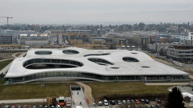 Totale auf die neue Bibliothek der EPFL in Lausanne. Totale auf die neue Bibliothek der EPFL in Lausanne.