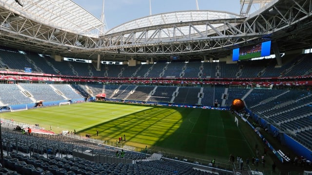 Stadion von innen. Stadion von innen.