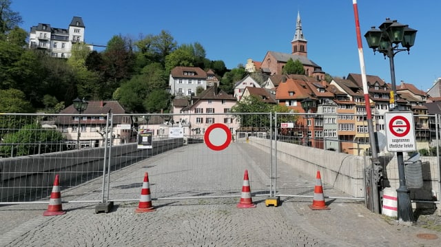 Abgesperrter Grenzübergang Abgesperrter Grenzübergang