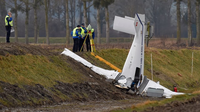 Abgestürztes Flugzeug bei Yverdon-les-Bains