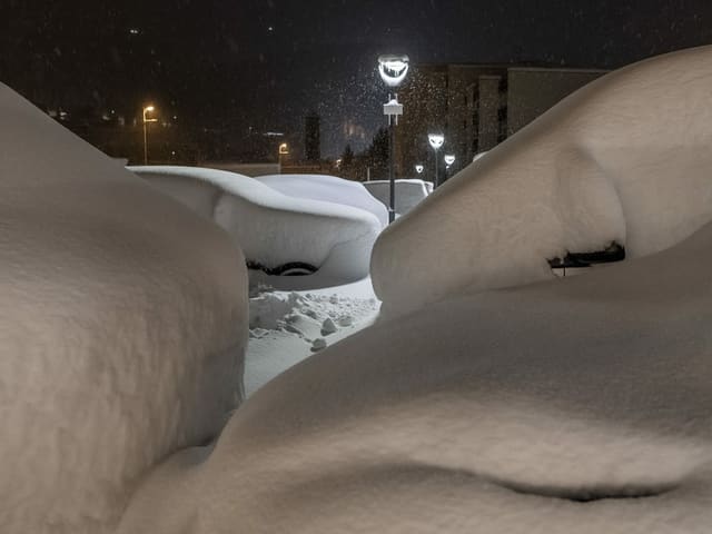 Schnee auf Autos Schnee auf Autos