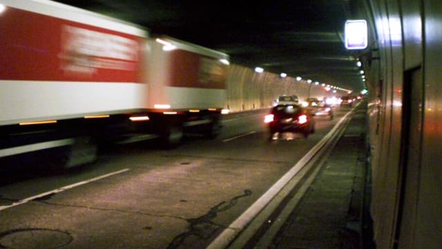 Innenasicht eines Atotunnels Innenasicht eines Atotunnels
