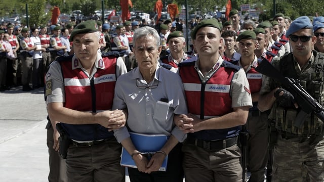 Verhafteter Öztürk. Verhafteter Öztürk.