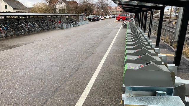Veloparkplatz Bahnhof Uster Veloparkplatz Bahnhof Uster