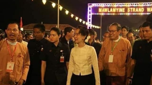 Tun Min Aung (L) mit Staatsrätin und De-facto-Regierungschefin Aung San Suu Kyi vor dem Putsch. Tun Min Aung (L) mit Staatsrätin und De-facto-Regierungschefin Aung San Suu Kyi vor dem Putsch.