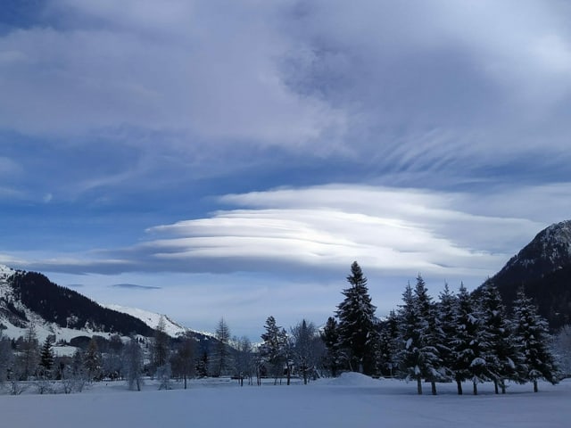 Föhnwolke über Schneelandschaft. Föhnwolke über Schneelandschaft.