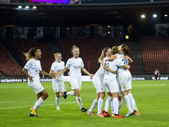 Die Spielerinnen des FC Zürich. Die Spielerinnen des FC Zürich.