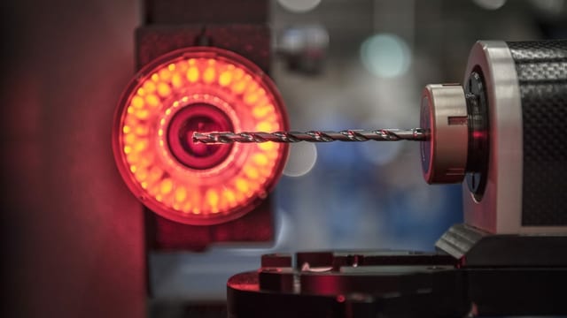 Gerät in einer Fabrik von Mikron im Tessin. Gerät in einer Fabrik von Mikron im Tessin.