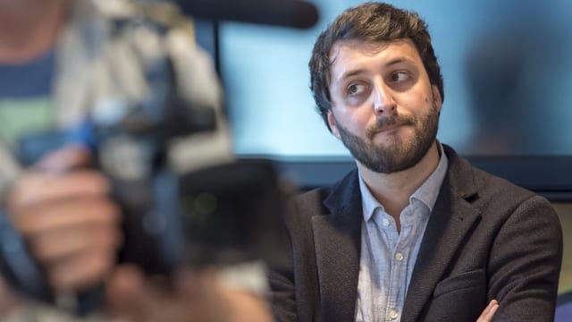 Der Personalverantwortliche Sebastian Gänger an einer Medienkonferenz Der Personalverantwortliche Sebastian Gänger an einer Medienkonferenz