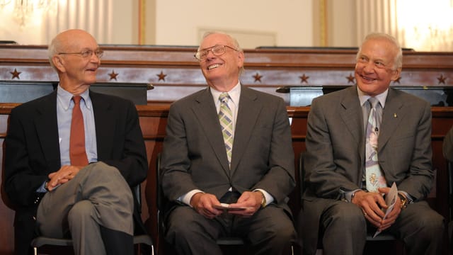 Michael Collins mit Edwin Aldrin und dem einstigen Kommandanten Neil Armstrong, der im August 2012 starb. Michael Collins mit Edwin Aldrin und dem einstigen Kommandanten Neil Armstrong, der im August 2012 starb.
