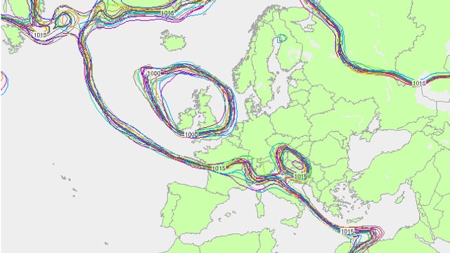 Auf einer Europakarte sind verschiedenfarbige Linien eingezeichnet. Die Linien der unterschiedlichen Farben liegen nahe beisammen. Auf einer Europakarte sind verschiedenfarbige Linien eingezeichnet. Die Linien der unterschiedlichen Farben liegen nahe beisammen.
