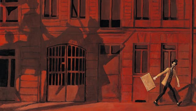 Ein Mann geht einer Hauswand entlang, daran sind Schatten von Menschen und Pferden zu sehen. Ein Mann geht einer Hauswand entlang, daran sind Schatten von Menschen und Pferden zu sehen.
