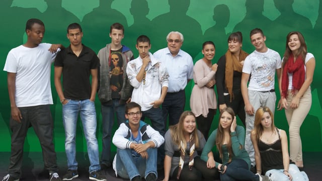 Video «Wenn der Einstieg schwer fällt - Eine Klasse auf Lehrstellensuche» abspielen Video «Wenn der Einstieg schwer fällt - Eine Klasse auf Lehrstellensuche» abspielen