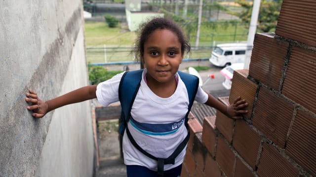 Im Zentrum von São Martinho erhalten die Kinder Mahlzeiten, können Duschen und werden bei rechtlichen und medizinischen Problemen unterstützt. Im Zentrum von São Martinho erhalten die Kinder Mahlzeiten, können Duschen und werden bei rechtlichen und medizinischen Problemen unterstützt.