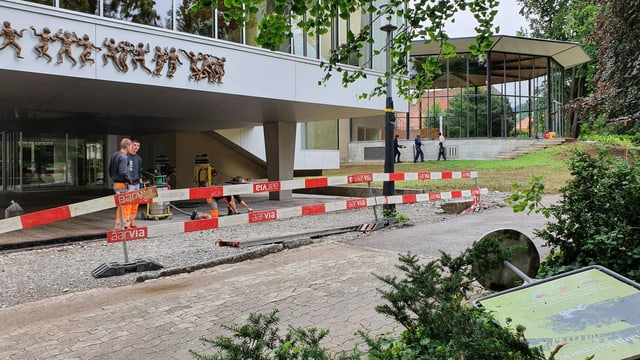 Aussenansicht mit Baustelle Aussenansicht mit Baustelle