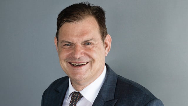 Claude Béglé. Claude Béglé.