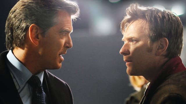 Pierce Brosnan als Adam Lang, Ewan McGregor als «der Ghost». Pierce Brosnan als Adam Lang, Ewan McGregor als «der Ghost».