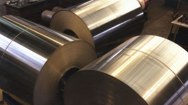 Drei Aluminiumrollen Drei Aluminiumrollen