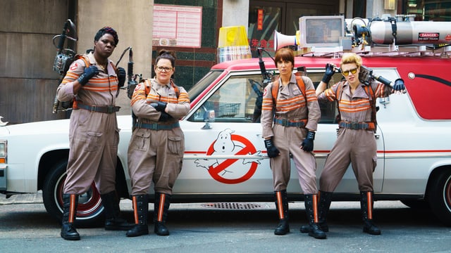 Frauen in Ghostbustersuniform. Frauen in Ghostbustersuniform.