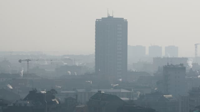 Smog a Milano il schaner 2010. Smog a Milano il schaner 2010.